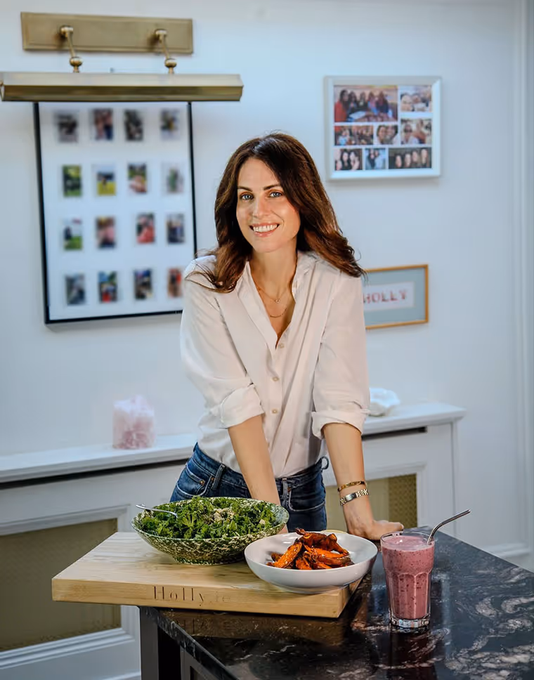 Holly White | Corporate Event Entertainers The Talent Book