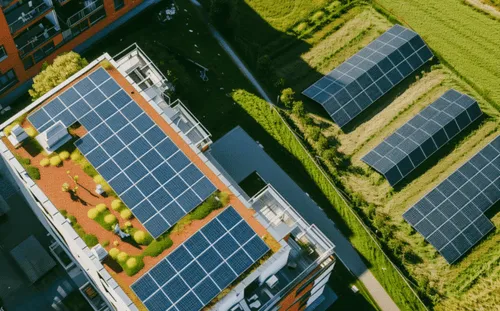 PV-Systeme im Check: Freiflächenanlage vs. Dachanlage