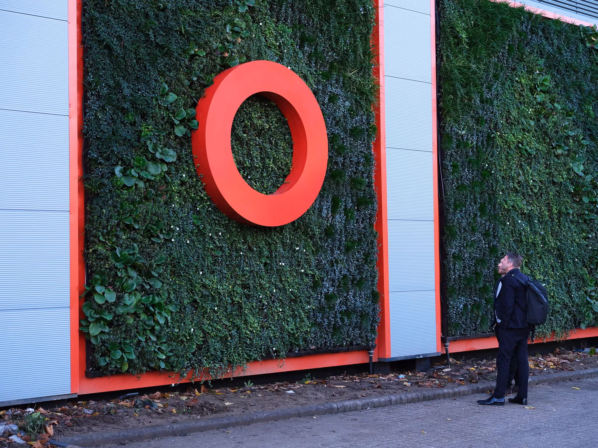 Exterior living walls at SEGRO’s Bestobell Road site, with a large red O in the centre