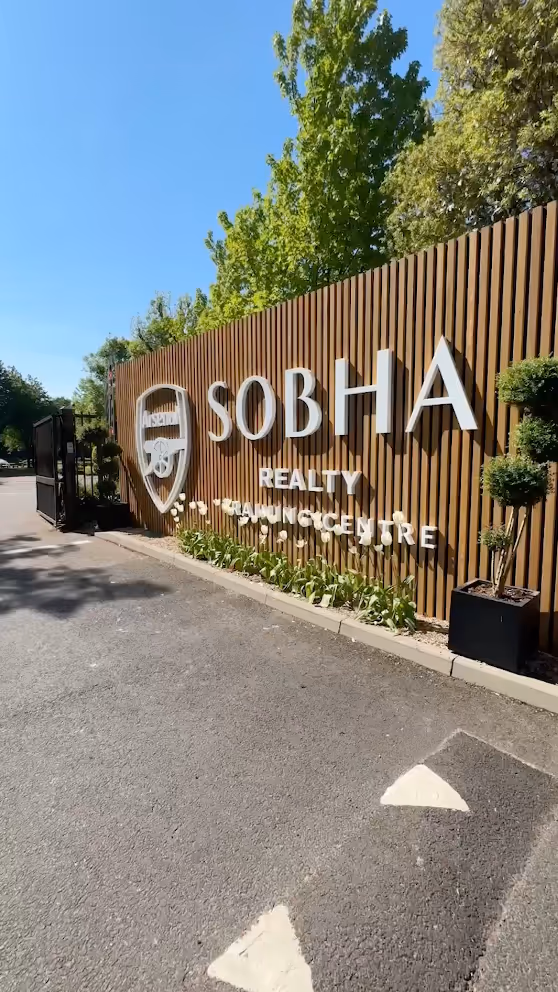 ComAve Exclusive Experiences with soccer clubs Players around Europe.