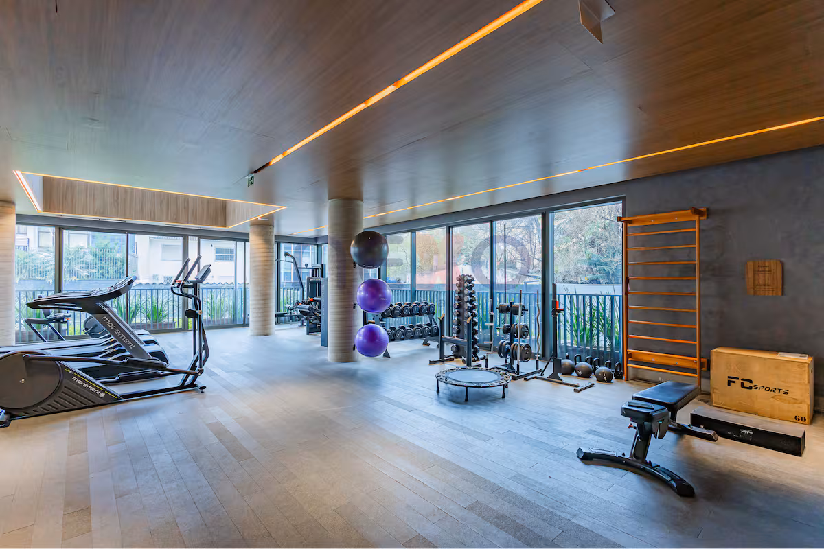 ape-business-premium-no-go24-com-piscina