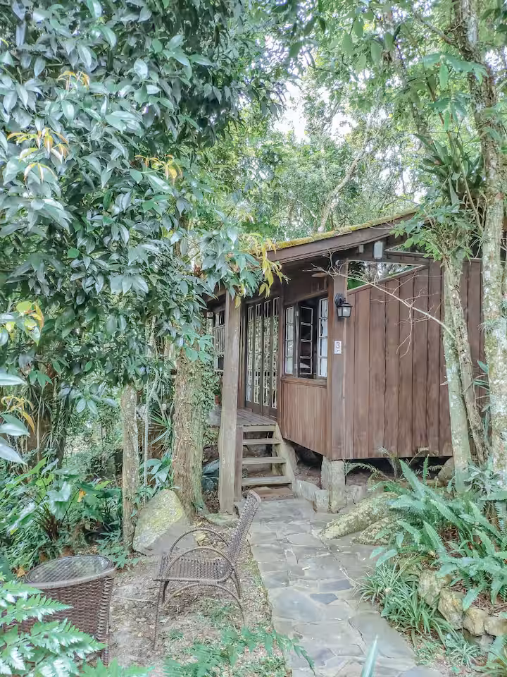 chale-3-da-mata---praia-do-rosa-natureza-conforto