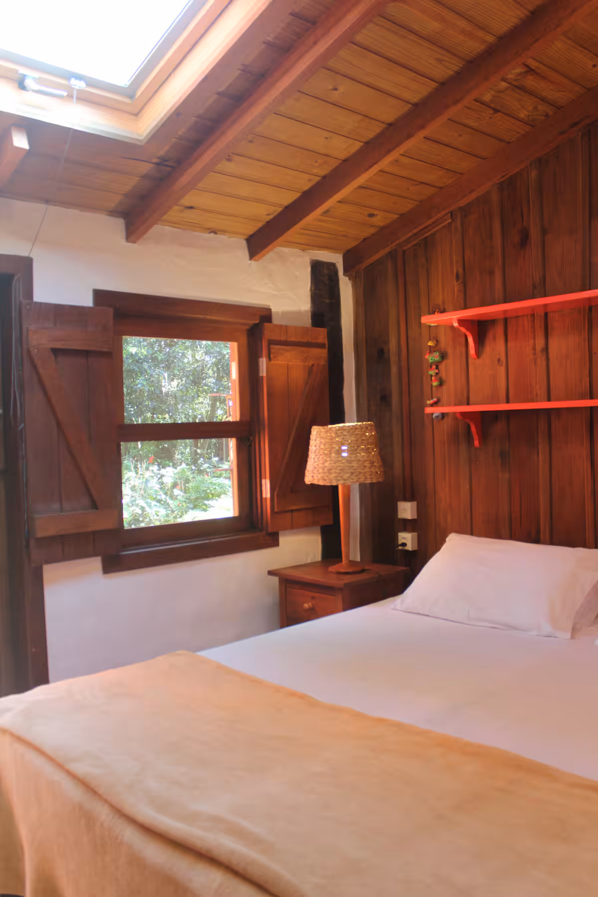 apto1---loft-romantico---praia-do-rosa-pousada-compartilhar-salvar