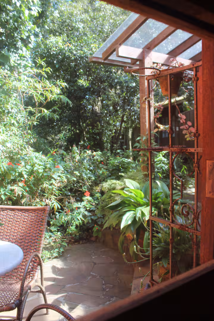 apto1---loft-romantico---praia-do-rosa-pousada-compartilhar-salvar