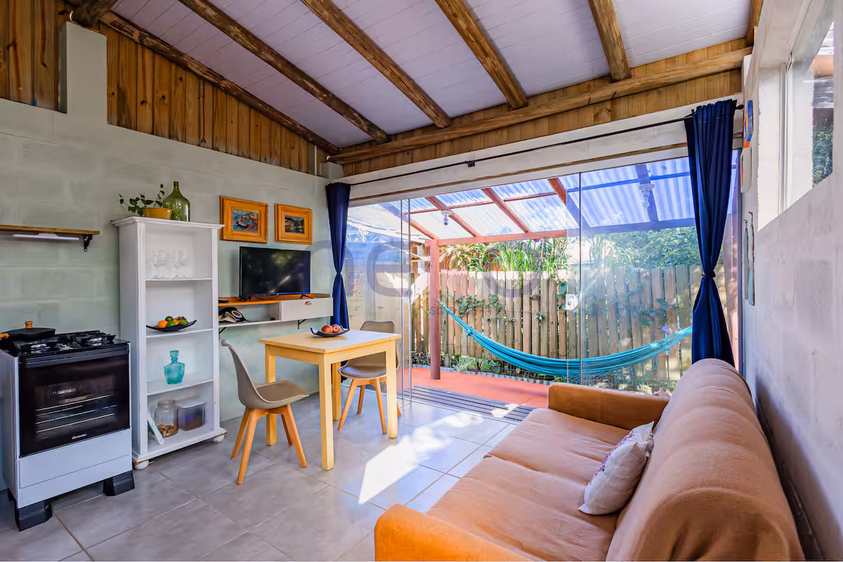 refugio-aconchegante-a-7min-da-praia-do-rosa