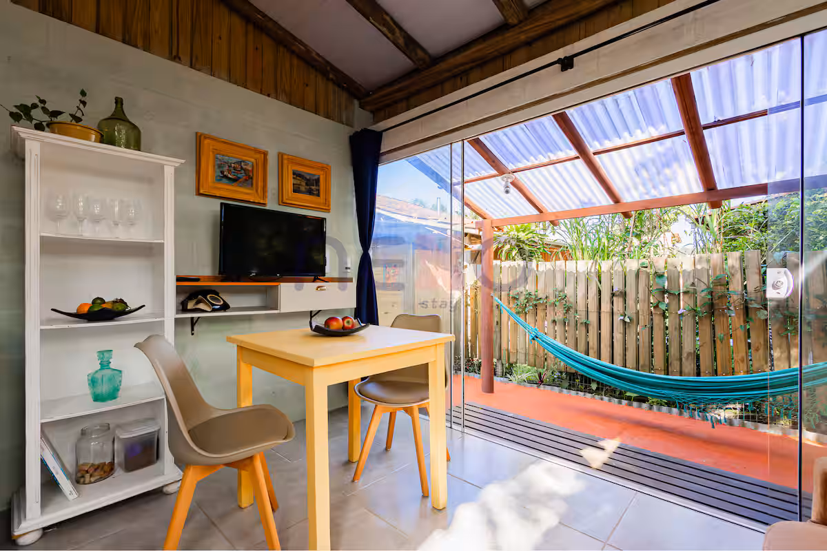 refugio-aconchegante-a-7min-da-praia-do-rosa