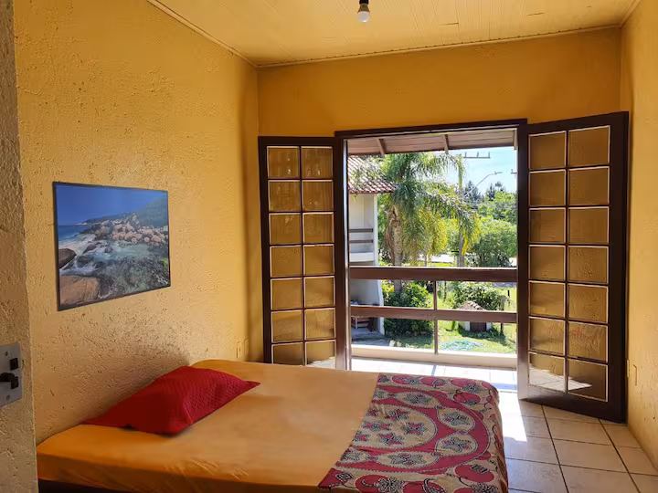 refugio-ferrugem---casa-ampla-a-150m-do-mar