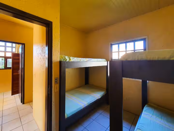 refugio-ferrugem---casa-ampla-a-150m-do-mar