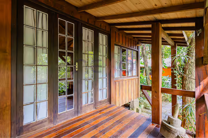 chale-3-da-mata---praia-do-rosa-natureza-conforto