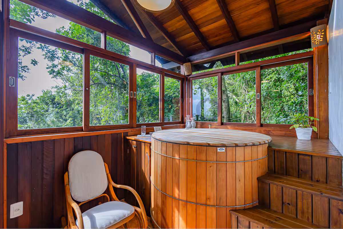 chale-3-da-mata---praia-do-rosa-natureza-conforto