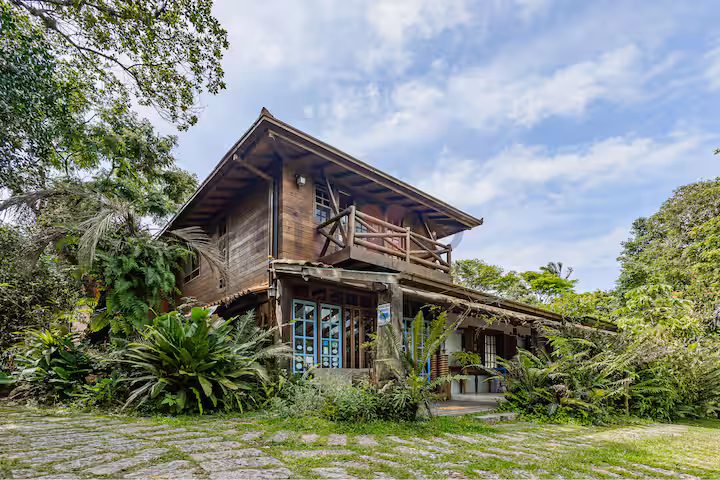 chale-mar-4---praia-do-rosa---15-min-da-praia-a-pe