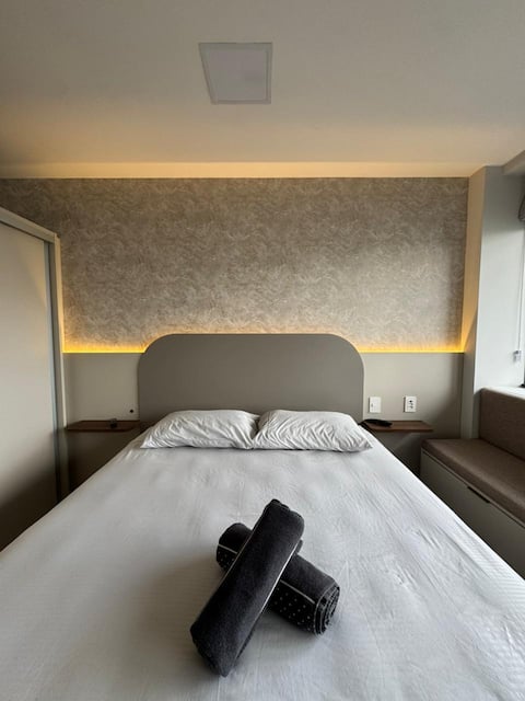 studio-de-luxo-vista-piscina-e-academia