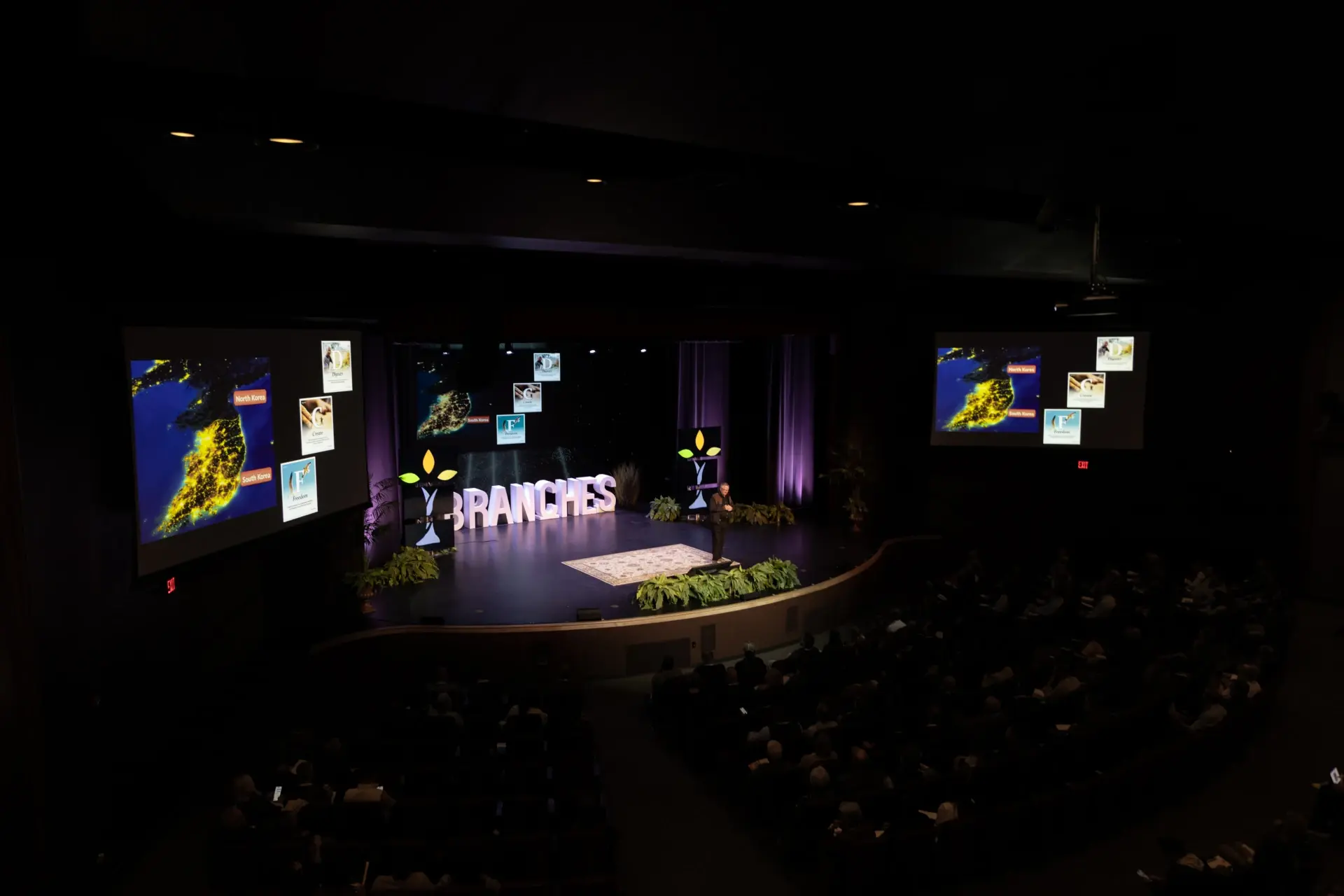 branches summit stage setup