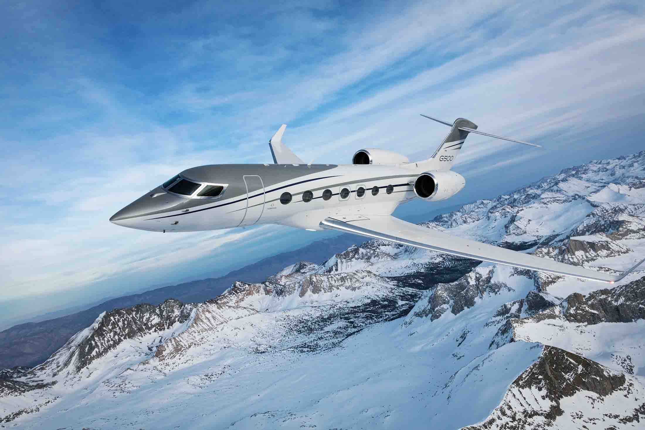 Long-range business jet comfortably seating 13 passengers