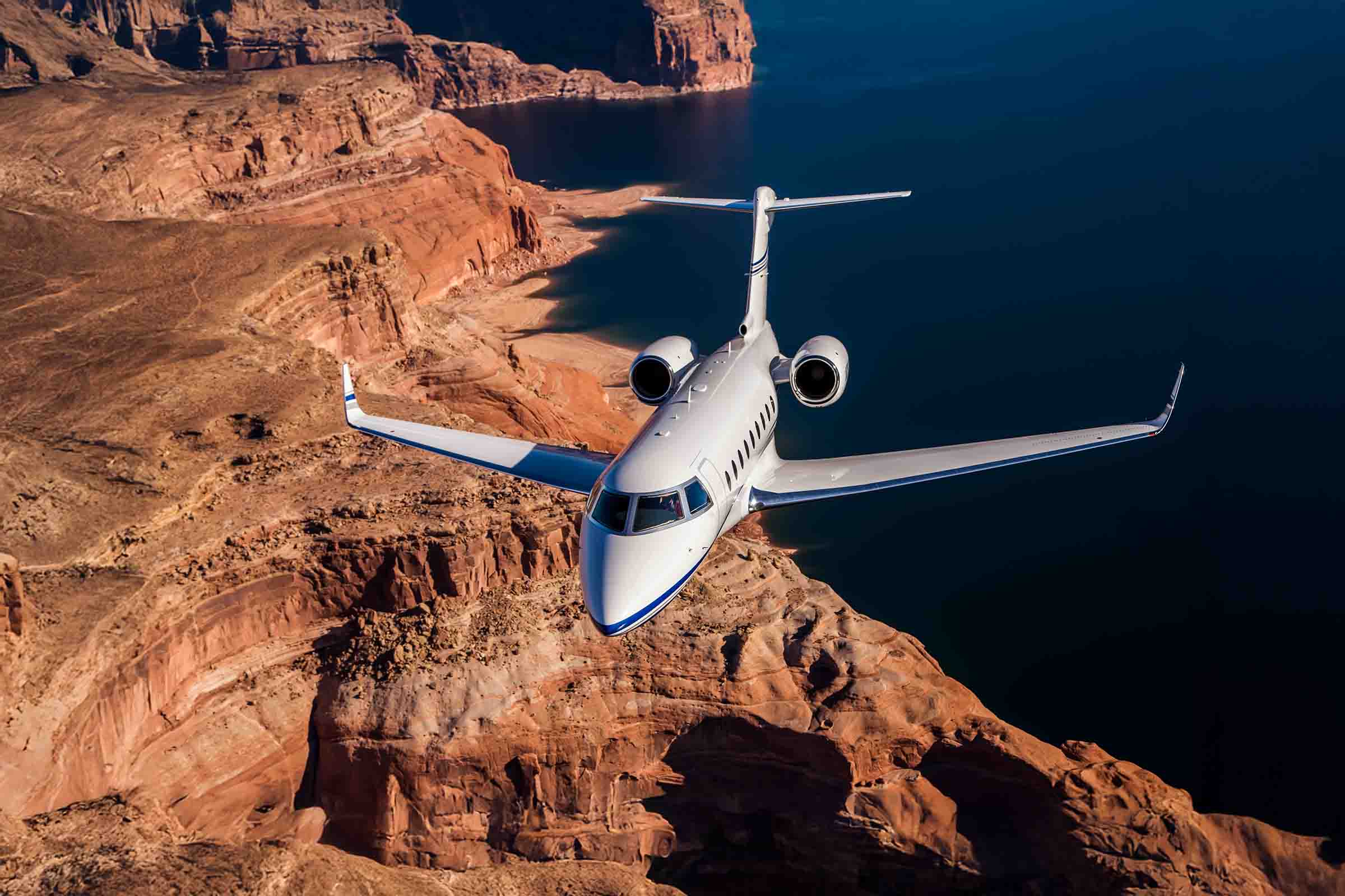 Super Mid-Size executive jet with a capacity of 10-passengers