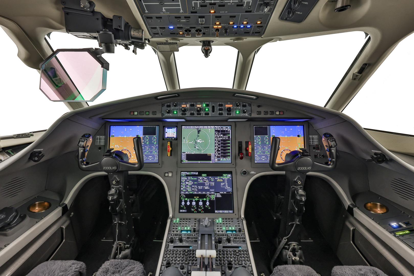 The cockpit and avionic suite of the Dassault Falcon 2000LX available from Private Jet Sales