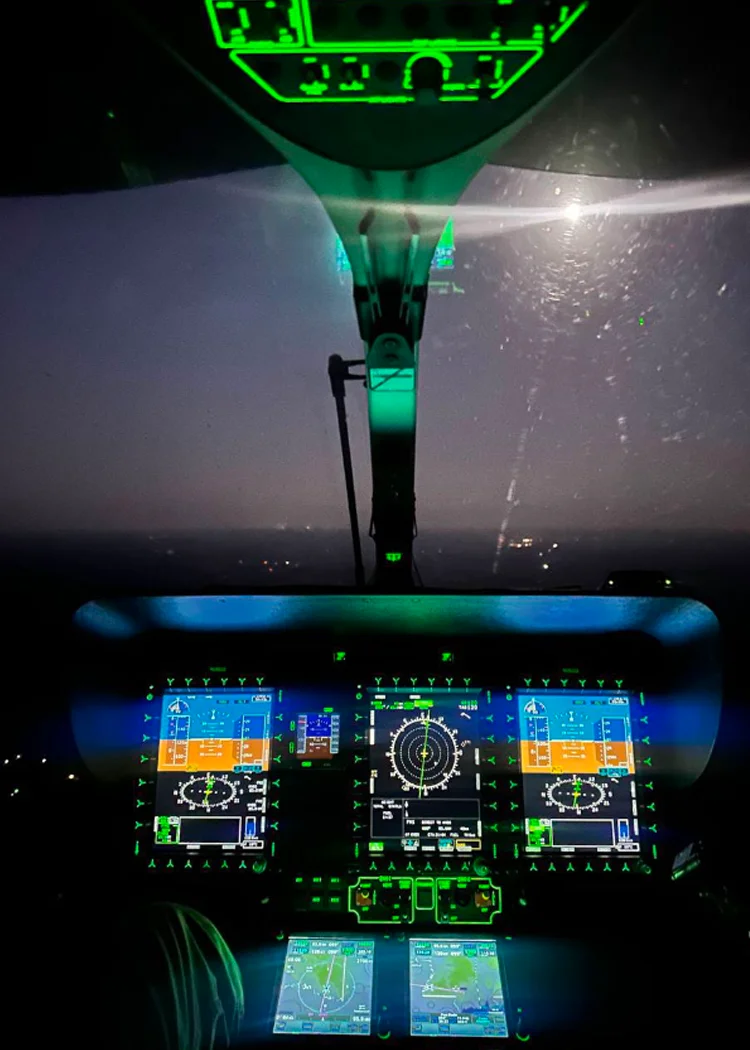 Exterior of the Falcon 2000LX by Dassault featuring PW308C engines