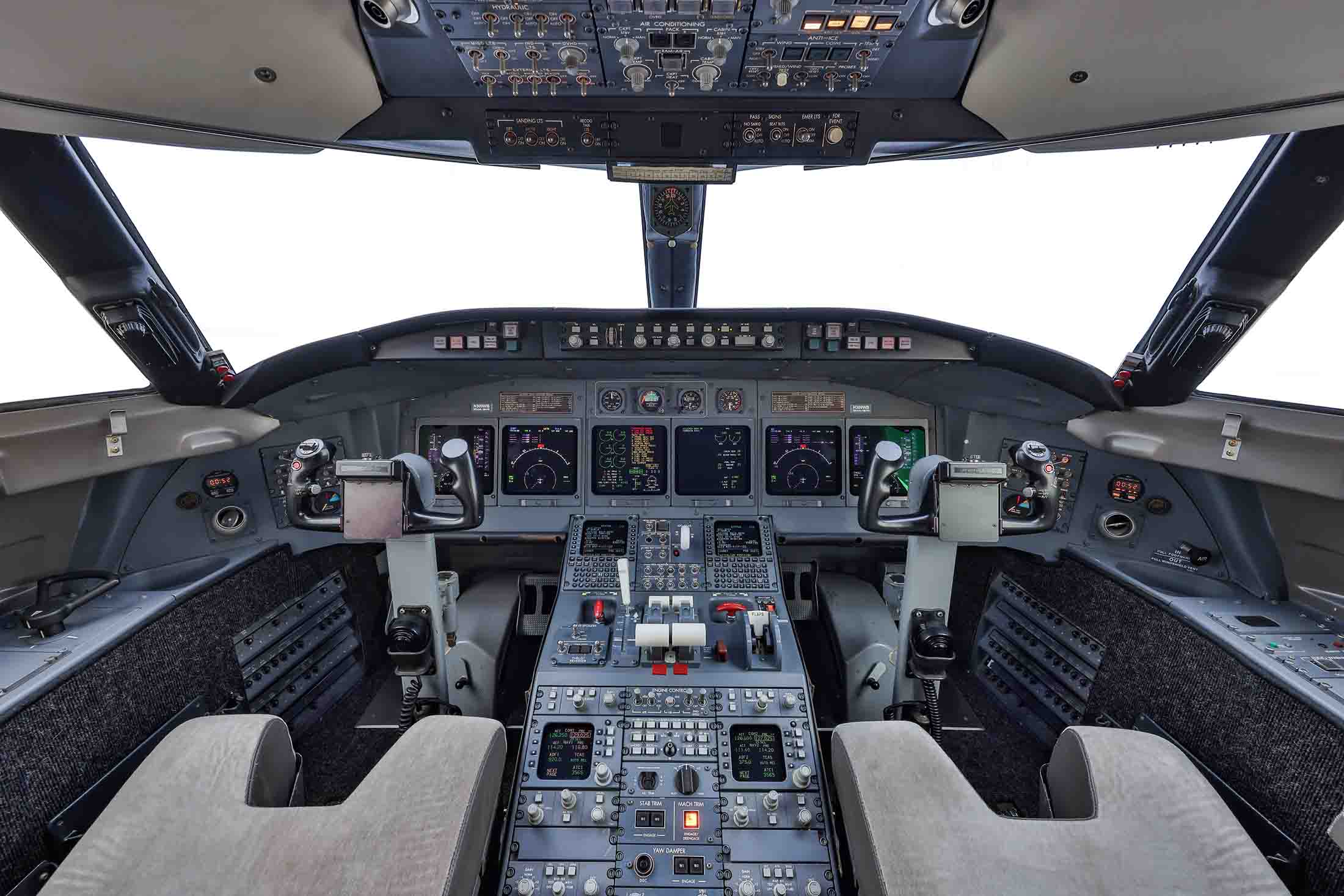 Private Jet Sales Bombardier Challenger 604 cockpit detail contact to acquire this aircraft