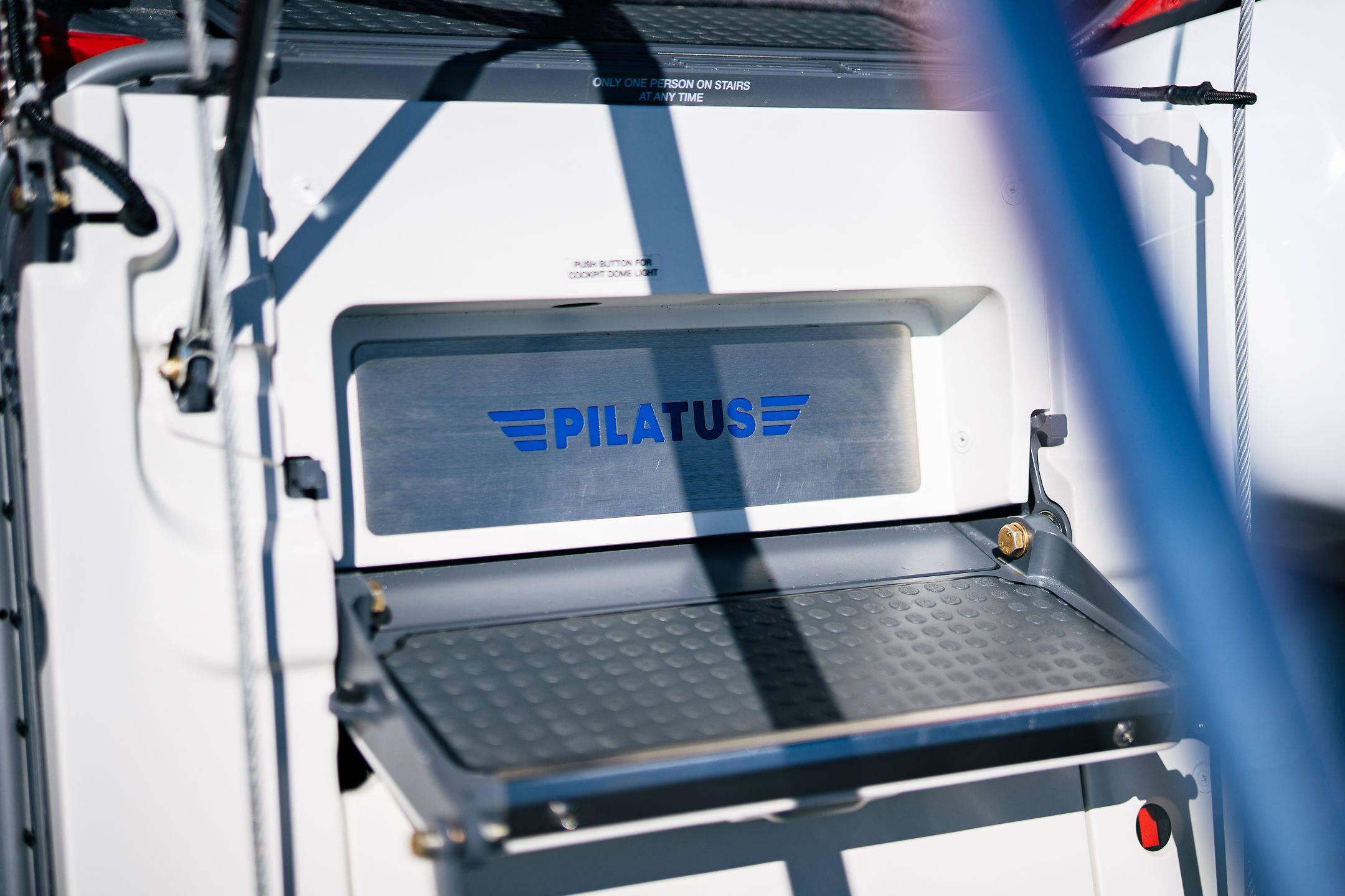 The cockpit and avionic suite of the Dassault Falcon 2000LX available from Private Jet Sales