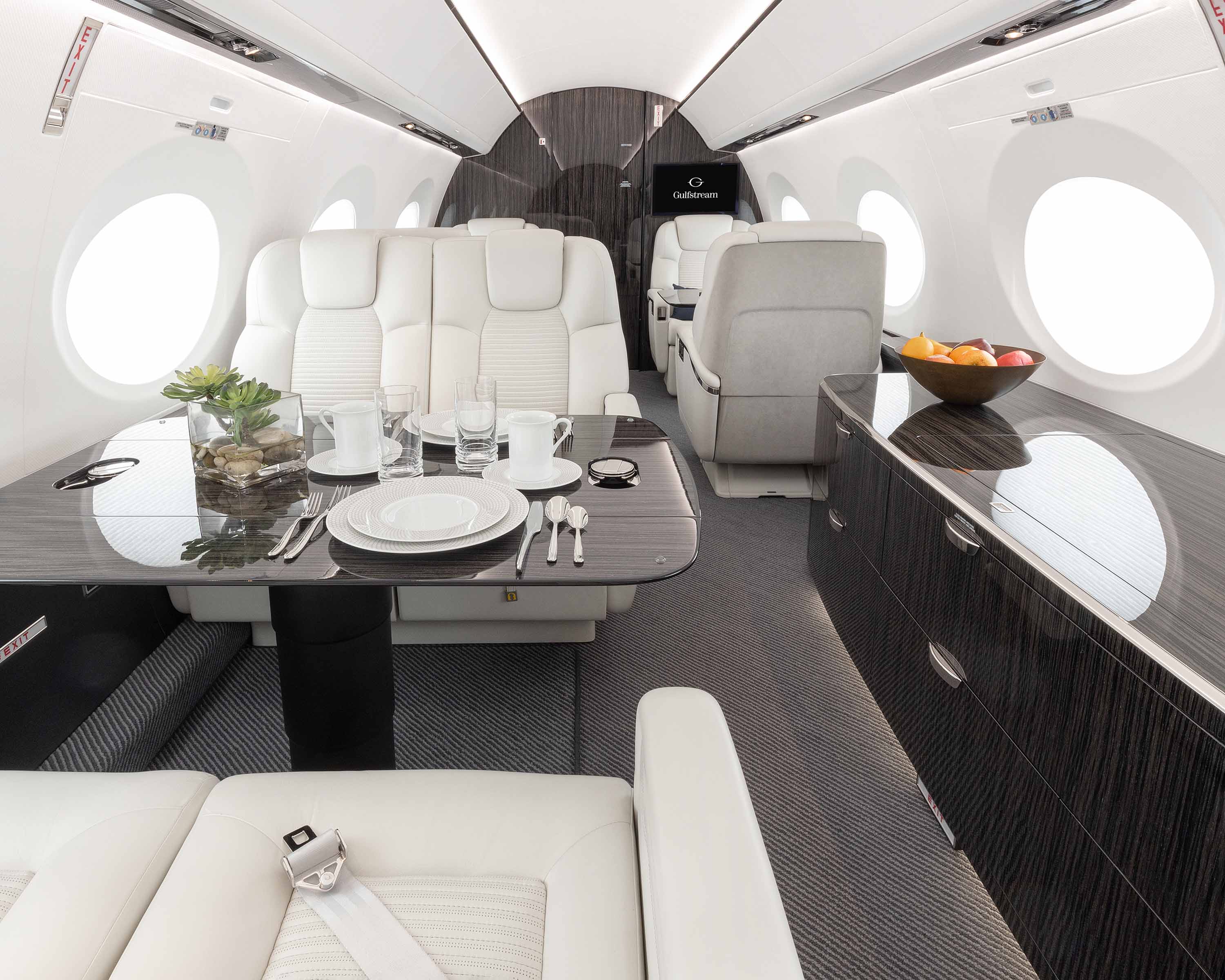 Exterior of the Falcon 2000LX by Dassault featuring PW308C engines