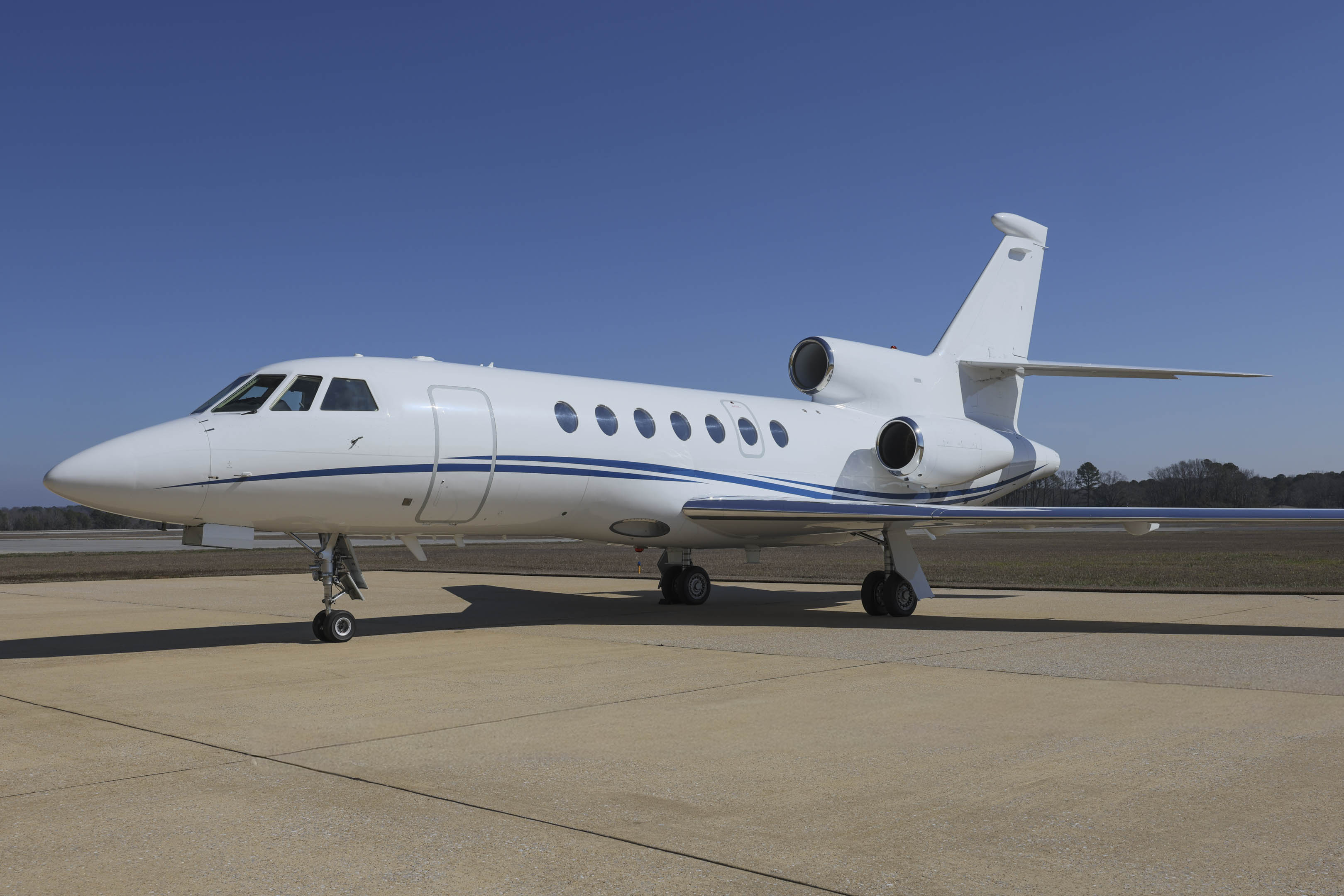 Super Mid-Size Business Jet