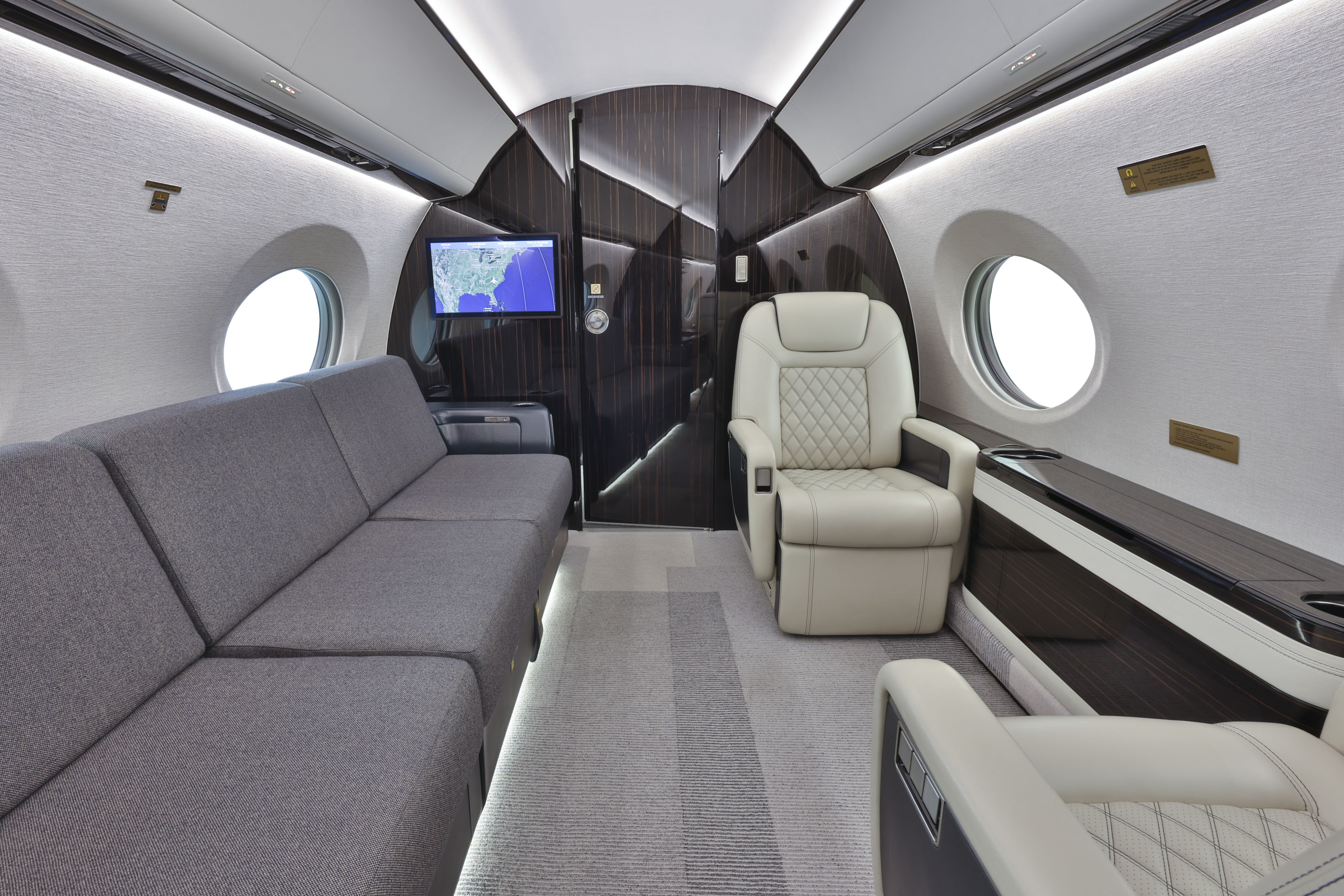 Exterior of the Falcon 2000LX by Dassault featuring PW308C engines