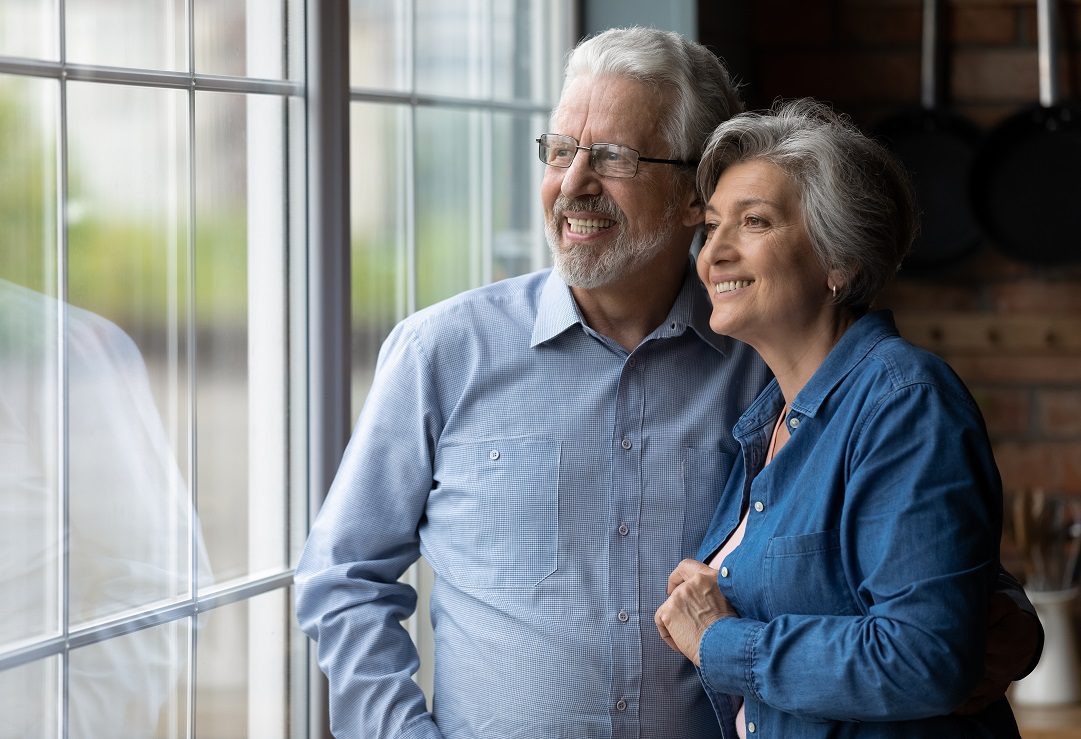Reverse Mortgage vs. Home Equity Loan: 5 Differences