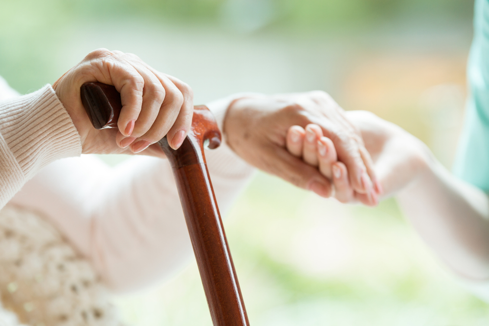 Aging In Place vs. Assisted Living: A Guide for Seniors