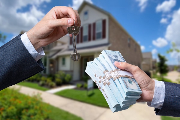 Should I Accept a Cash Offer for My House?