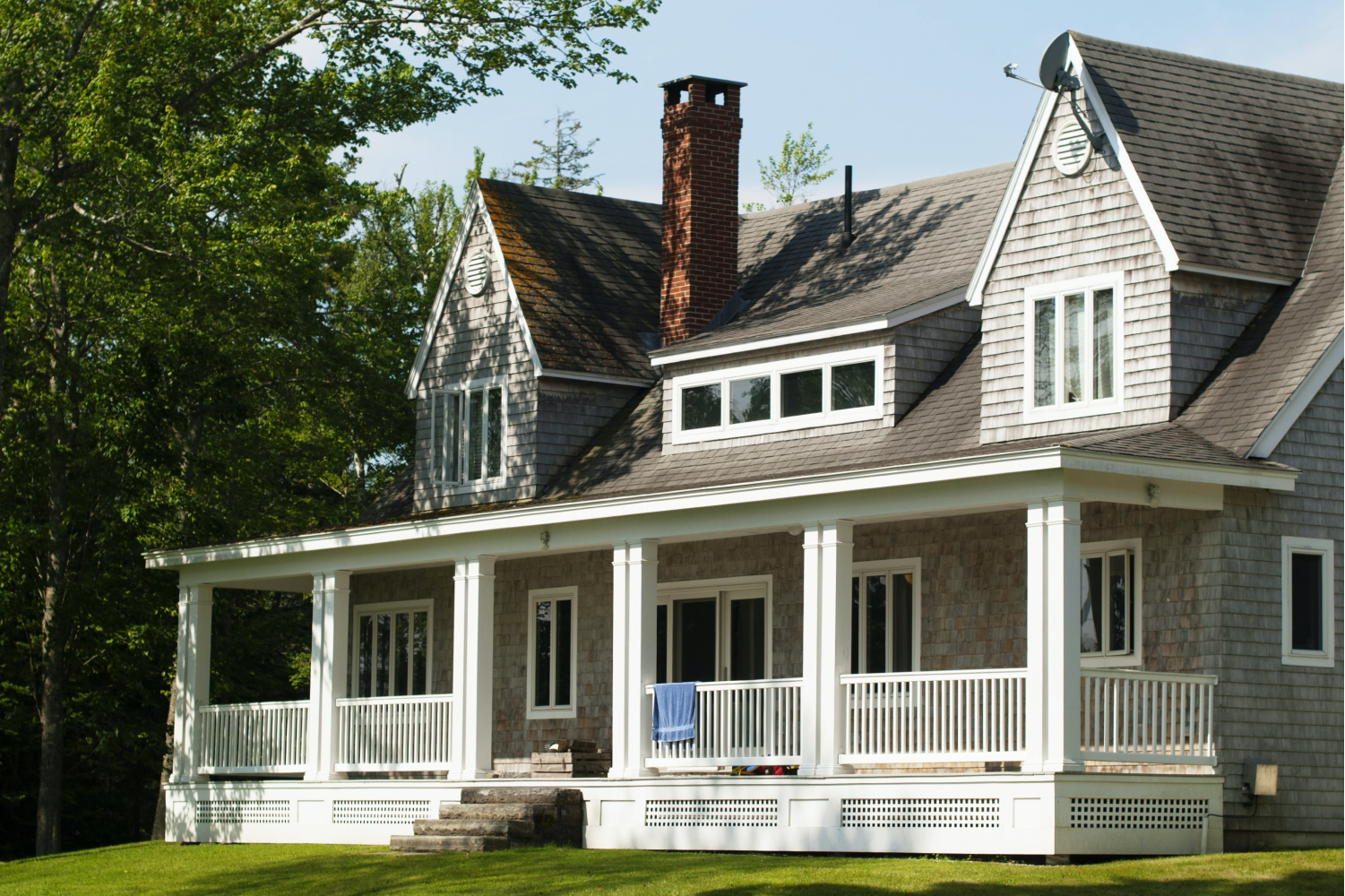The front side of a Midwestern family home