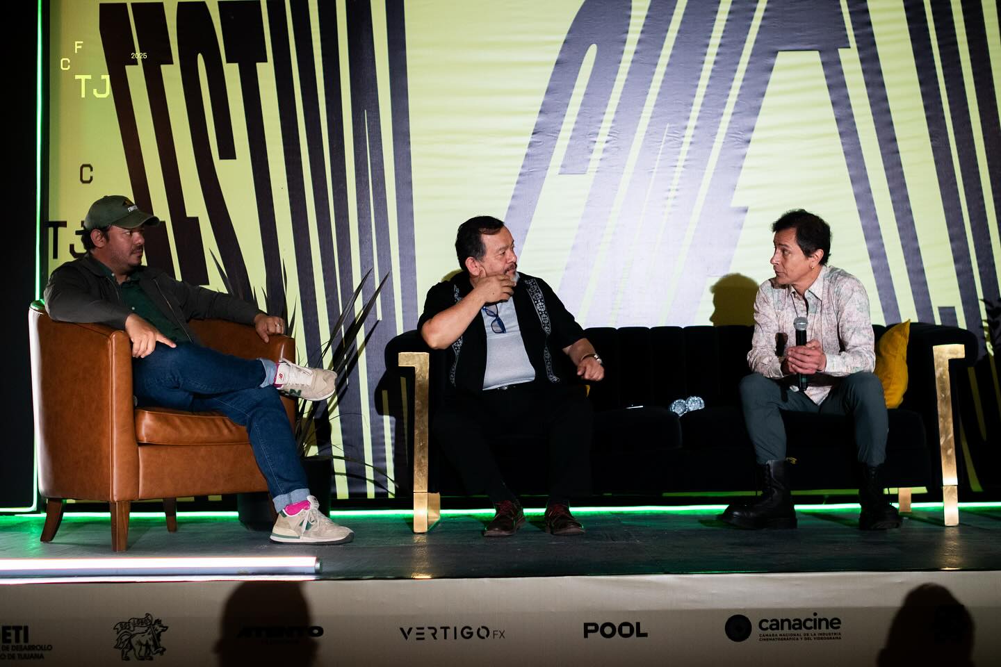 Un poco de lo que vivimos en nuestro último día de actividades del Festival de Cine de Tijuana 2025: Conversatorios inspiradores como Reflexiones del escenario a la pantalla, Arte, estética y efectos visuales en el cine y Pantallas alternativas: Festivale