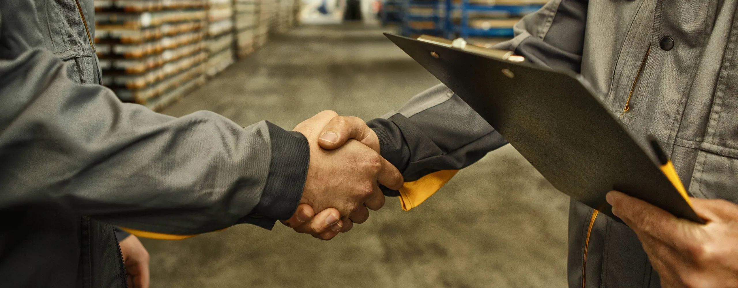 El poder de las alianzas estratégicas entre pequeños empresarios ferreteros