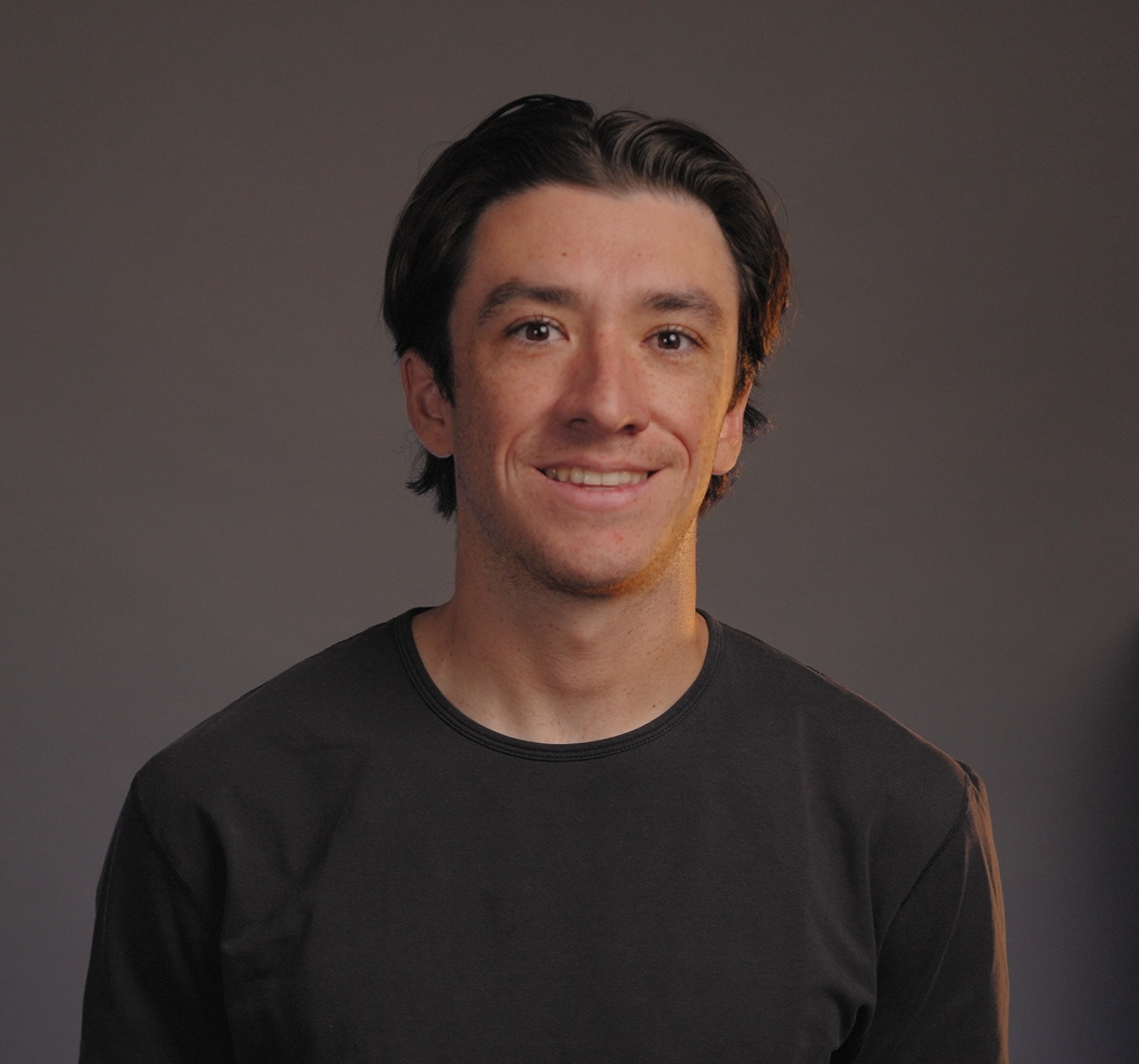 Demitra Carter is an athlete and experienced writer for popfly.com.