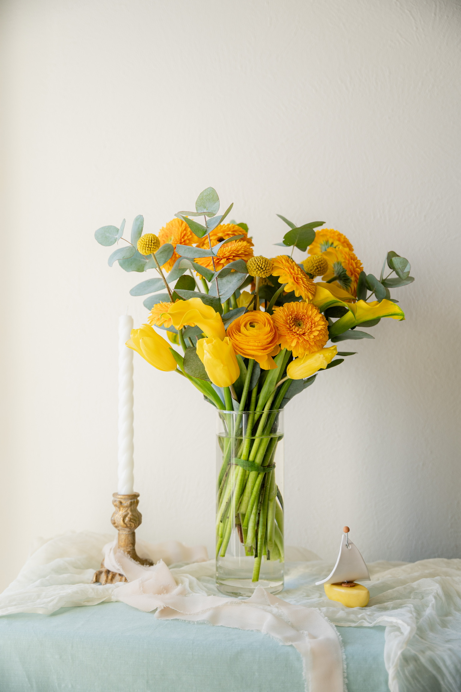 image of a floral arrangement