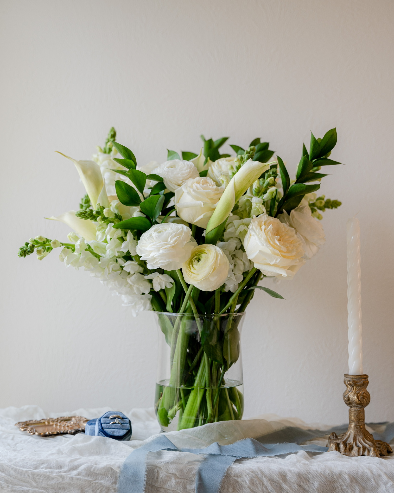 image of a floral arrangement
