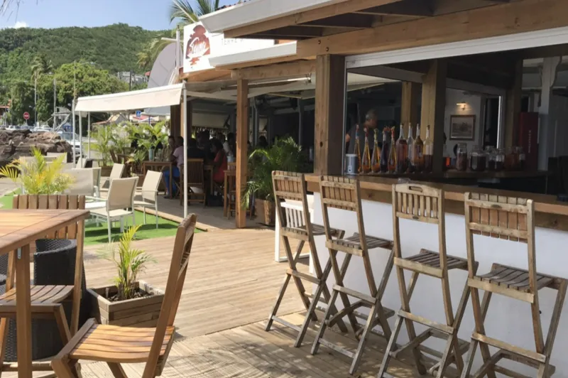 A picture of a restaurant