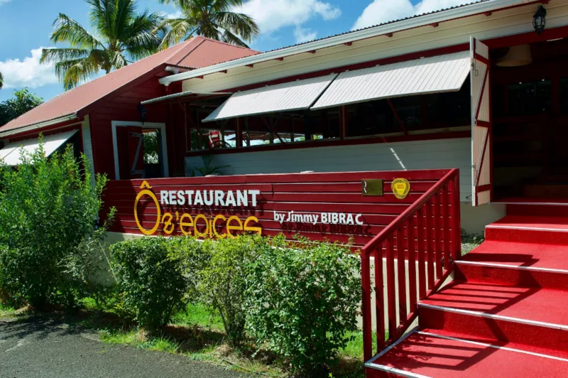 A picture of a restaurant