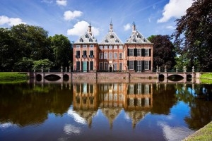 Kasteel Duivenvoorde gespiegeld