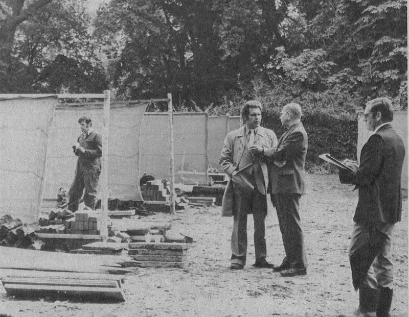 Foto 5. In 1979 was er al veel ten goede aangepast. Tijdens het onderdeel “Techniek van de Aanleg” werden de kandidaten beoordeeld o.a. Het juiste inzicht, goede volgorde van werken en het juiste gebruik van gereedschap.