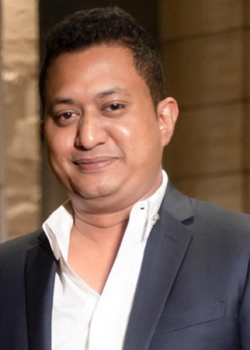 [team] image of individual team member (for a chinese restaurant)