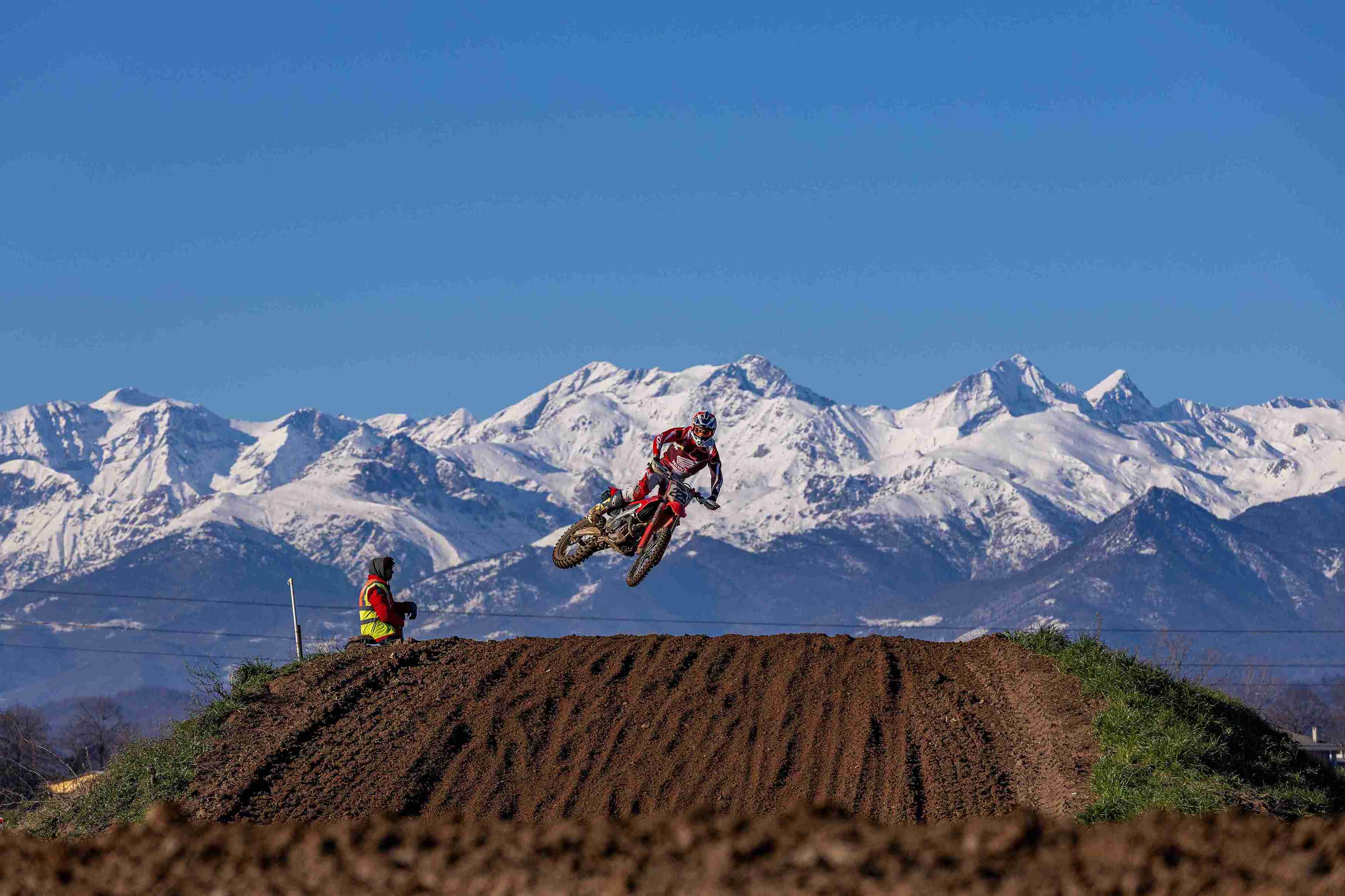special cocktail tasting at distillery
