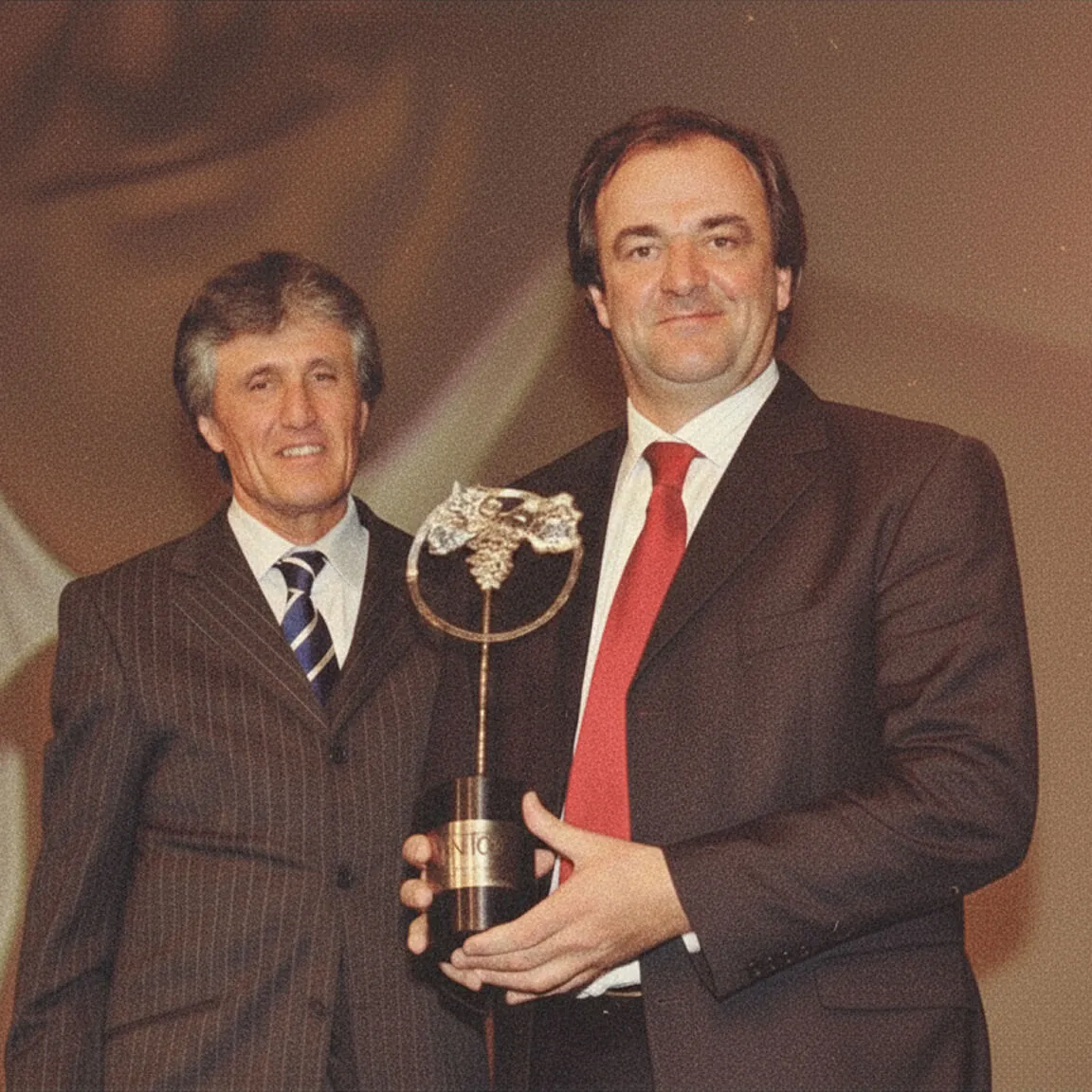 Anselmo Mendes é distinguido com o prémio de “Produtor do Ano” pela Revista de Vinhos.