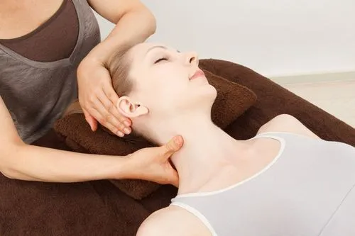 Chiropractic care for back and neck pain image