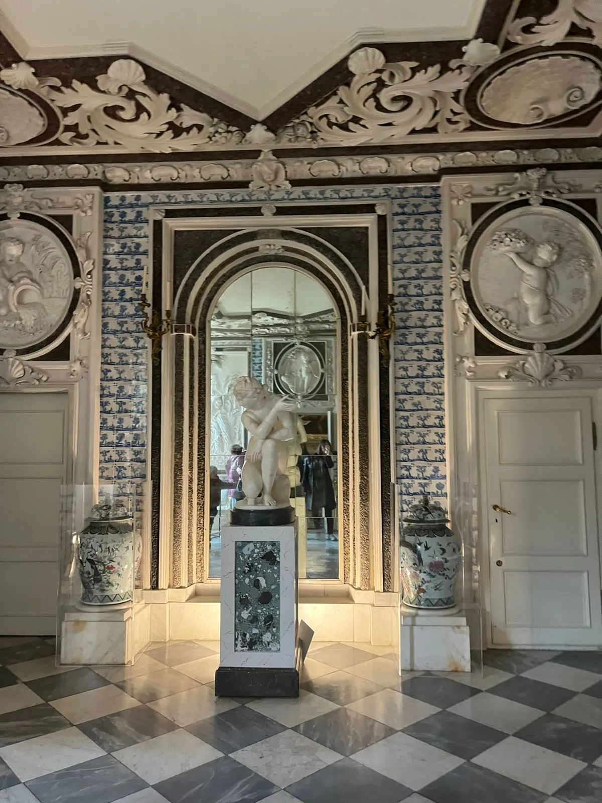 Pałac na Wyspie — pierwotnie zbudowany jako pawilon kąpielowy