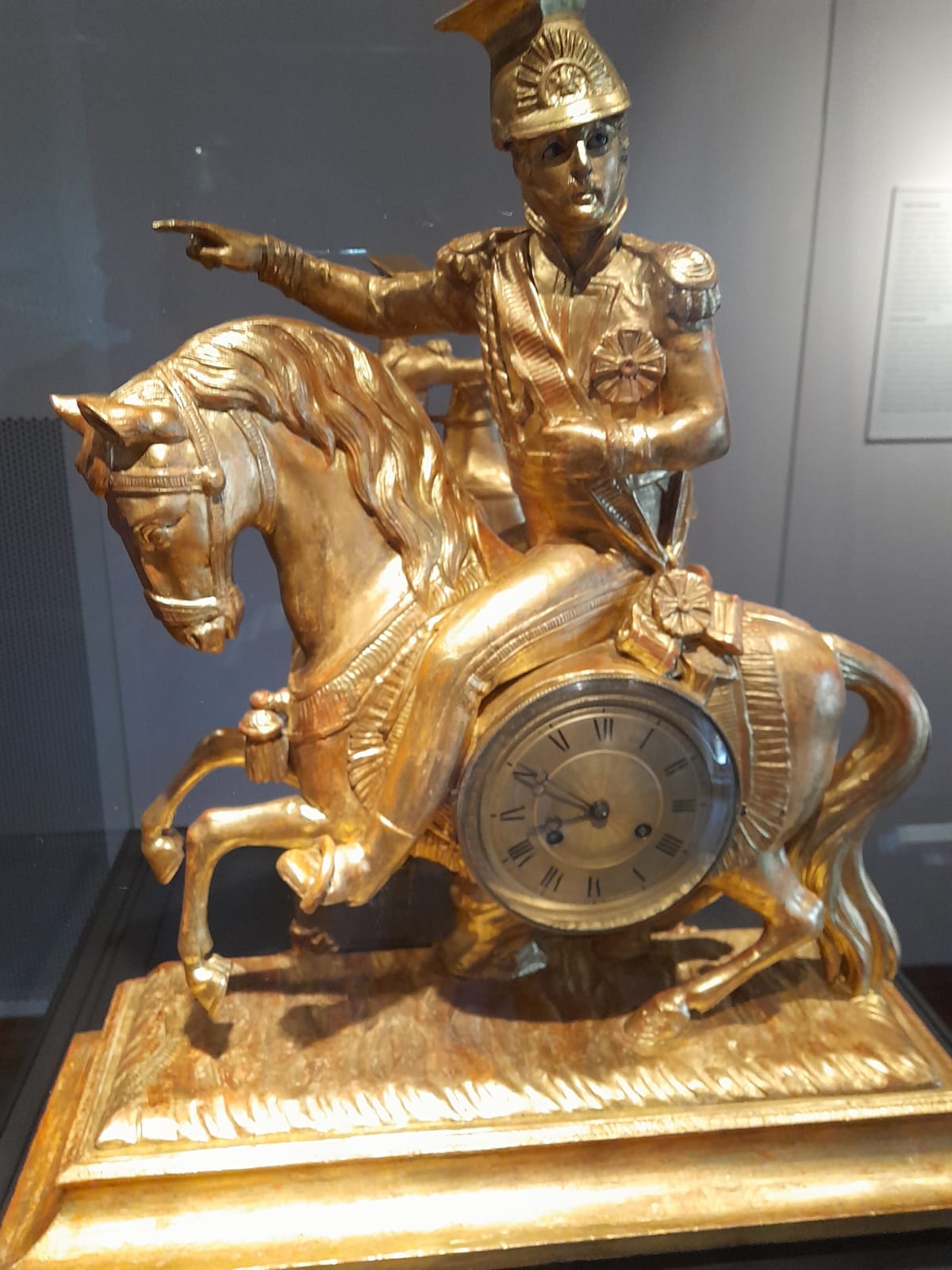 Książę Józef Poniatowski — pomnik, złoty posąg w Muzeum Warszawy.