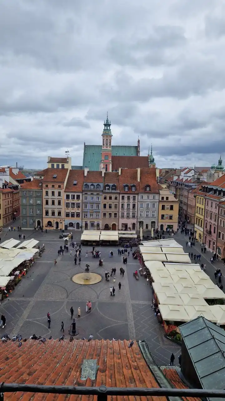Widok na Rynek Starego Miasta z Muzeum Warszawy.