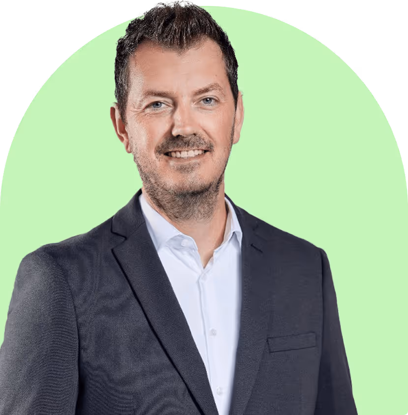 Porträt eines lächelnden Mannes: Jan Starke, Geschäftsführer Mess-Profis, MP Energie + Service GmbH