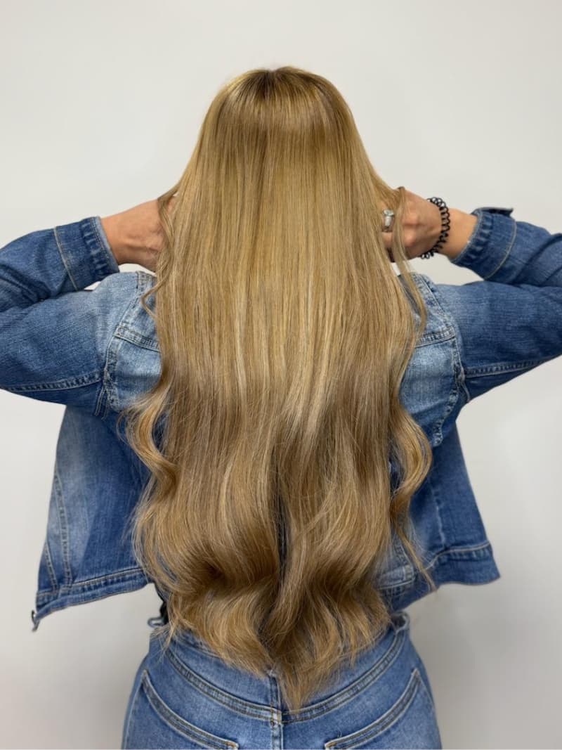 24 inch Ice Fusion Hair Extensions in Houston – natural highlights with premium European hair by Bloom Studio