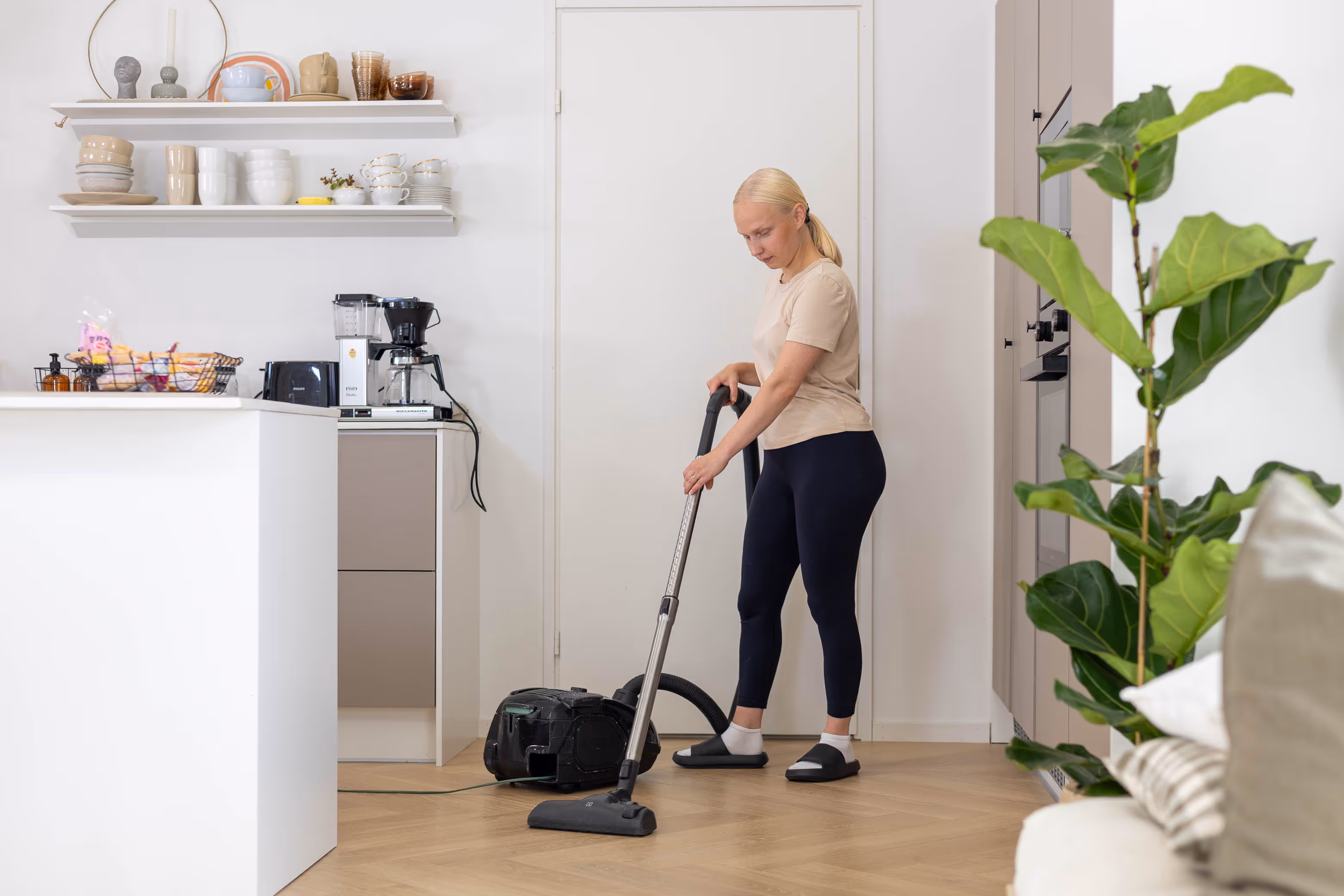 Lattian imurointi asiakkaan kotona on kivaa puuhaa