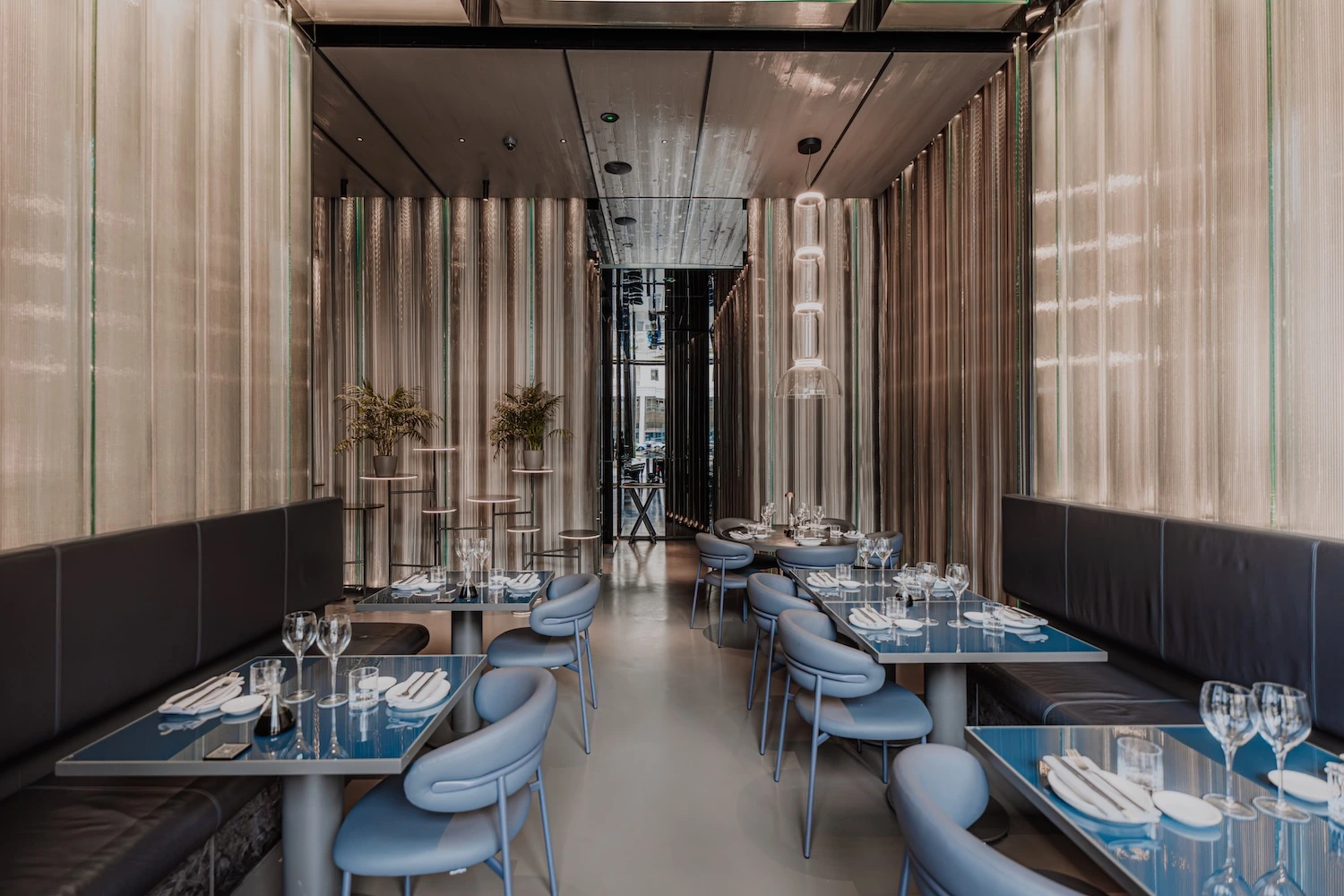 ayu sushi interior